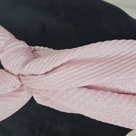 NWT Women's Pleated Occasion  Wrap/Scarf Shimmery Pink OS - Picture 7 of 11